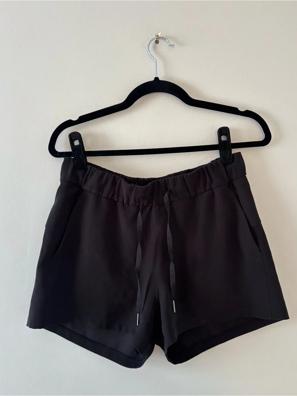 Lululemon On The Fly Short 2.5” Bottoms Pockets Drawstring Athletic Workout